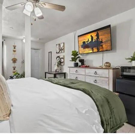 Inviting Oasis - Cozy, Spotless, And Comfortable Room Pahokee Екстериор снимка