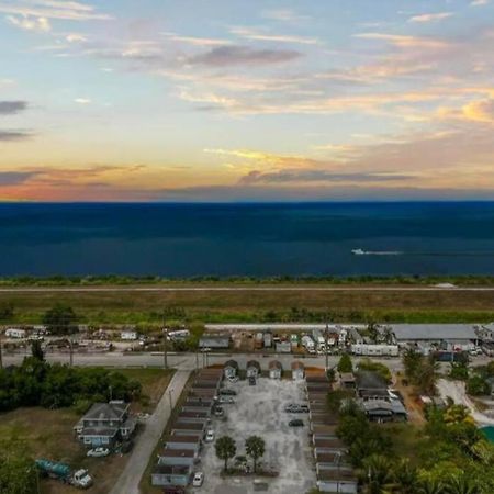 Inviting Oasis - Cozy, Spotless, And Comfortable Room Pahokee Екстериор снимка