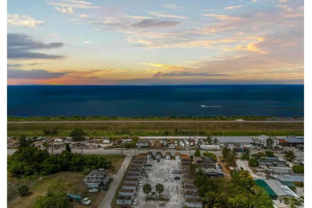 Inviting Oasis - Cozy, Spotless, And Comfortable Room Pahokee Екстериор снимка