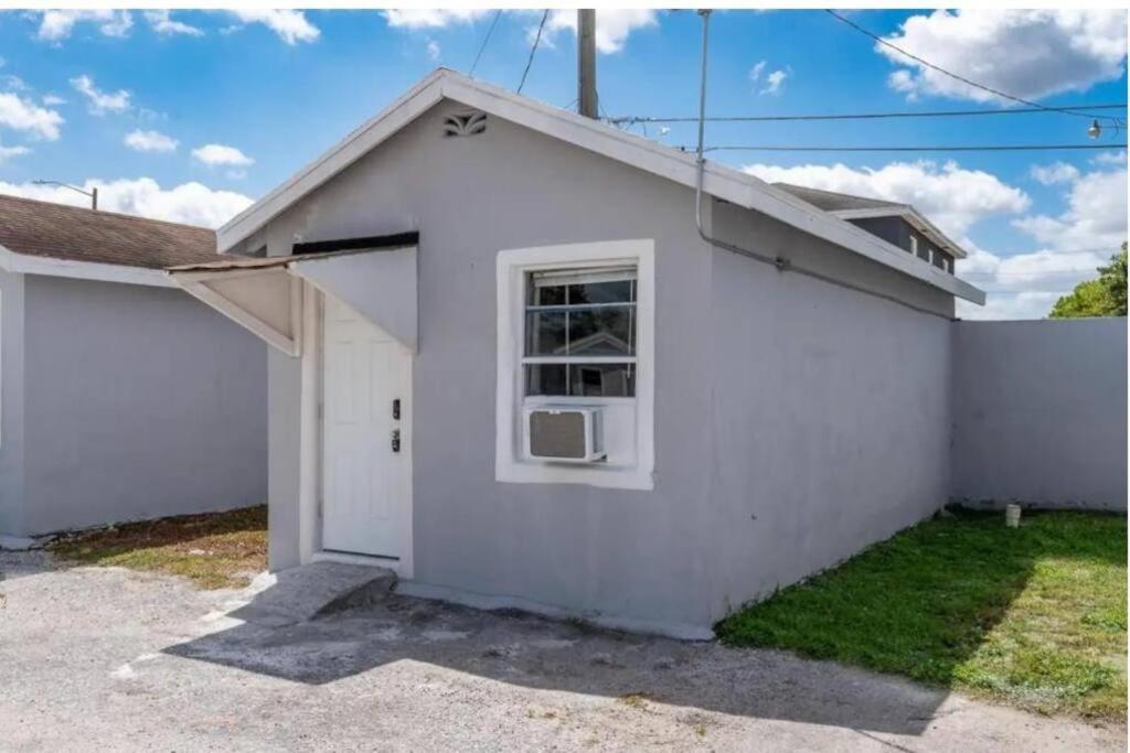 Inviting Oasis - Cozy, Spotless, And Comfortable Room Pahokee Екстериор снимка